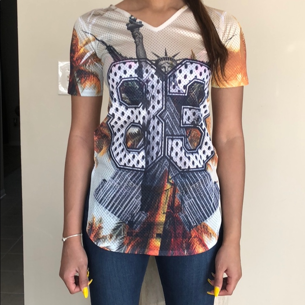 Graphic top